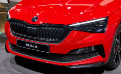 ŠKODA SCALA-PŘEDNÍ SPOILERY MONTE CARLO v originál Škoda barvě BLACK MAGIC (F9R)