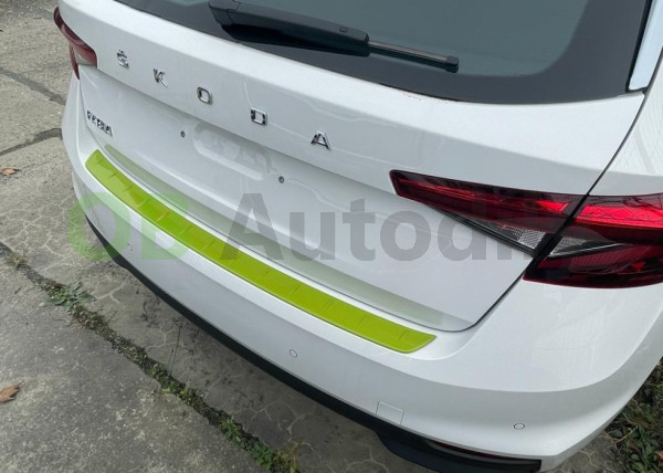 ŠKODA FABIA IV-OCHRANNÝ KRYT ZADNÍHO NÁRAZNÍKU - zelený lesk