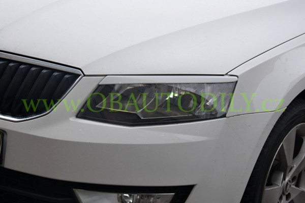 ŠKODA OCTAVIA III-ABS MRAČÍTKA SPORTIVE v originál Škoda barvě CANDY WHITE (F9E)