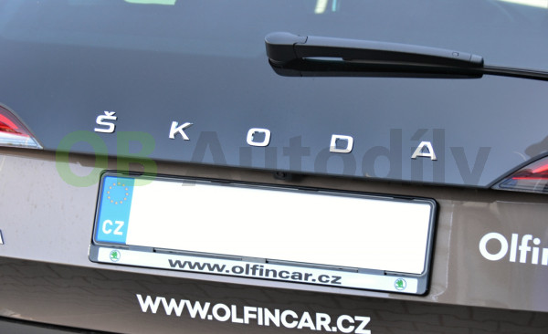 Škoda Scala-Zadní středový nápis ŠKODA original - chromový
