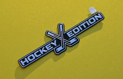 ŠKODA KODIAQ, KAROQ-BOČNÍ NÁPIS HOCKEY EDITION original - levý