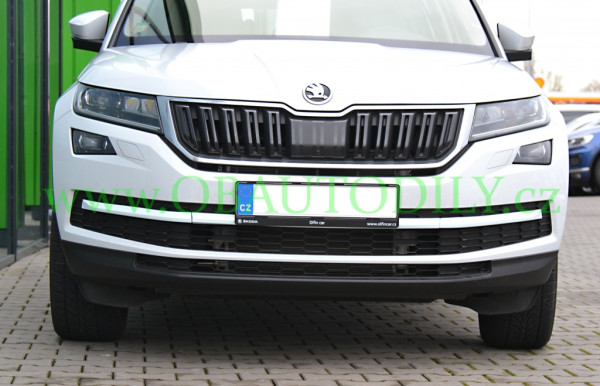 ŠKODA KODIAQ-DEKORATIVNÍ LIŠTY předního nárazníku v originál Škoda barvě LASER WHITE (F9F)