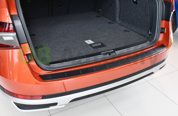 Škoda Superb III combi-Ochranný kryt zadního nárazníku - černý