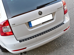 ŠKODA OCTAVIA II COMBI-OCHRANNÝ KRYT ZADNÍHO NÁRAZNÍKU (ALU-FROST) NEREZ + KARBON - větší