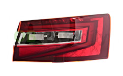 Škoda Superb III sedan-Zadní světlo HELLA (vnější) - pravé
