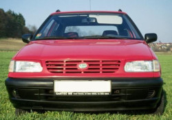 ŠKODA FELICIA 96-PŘEDNÍ PLASTOVÁ MASKA - žebrovaná