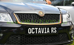 ŠKODA OCTAVIA II facelift-VÝPLŇ PŘEDNÍ MASKY RS DESIGN - KI-R s otvorem