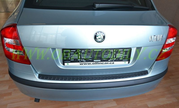 Škoda Octavia II sedan-Ochranný kryt zadního nárazníku - černý