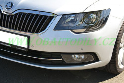 ŠKODA SUPERB II facelift-DEKORATIVNÍ CHROMOVÁ LIŠTA PŘEDNÍHO NÁRAZNÍKU original - levá