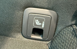 Škoda Karoq-Záslepka (zakrytí pro zámek) ISOFIX original - černá