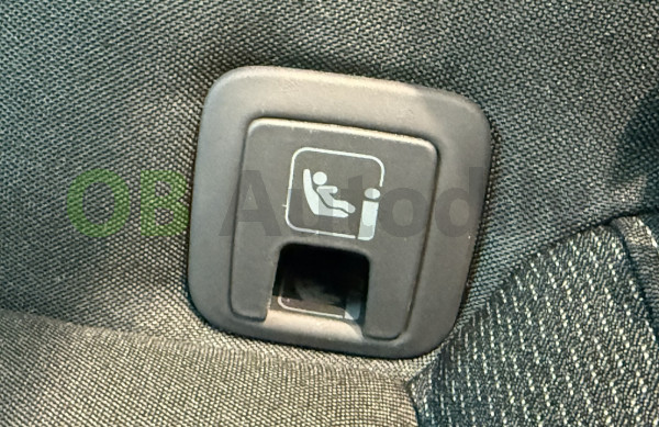 Škoda Karoq-Záslepka (zakrytí pro zámek) ISOFIX original - černá