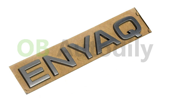 Škoda Enyaq iV-Zadní nápis ENYAQ original - tmavý chrom