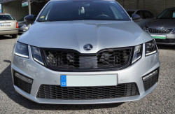 ŠKODA OCTAVIA III facelift-PŘEDNÍ MASKA CHLADIČE HONEYCOMB - KI-R