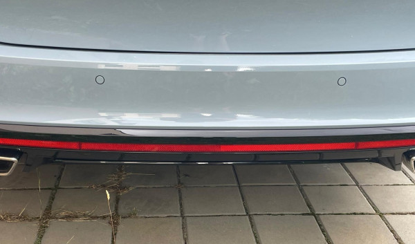 Škoda Octavia III, IV RS-Zadní odrazka RS original - středová