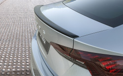 ŠKODA OCTAVIA IV SEDAN-ZADNÍ SPOILER pátých DVEŘÍ (menší) original - černý metalický