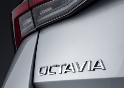 ŠKODA OCTAVIA III, OCTAVIA IV-ZADNÍ NÁPIS OCTAVIA original - chromový